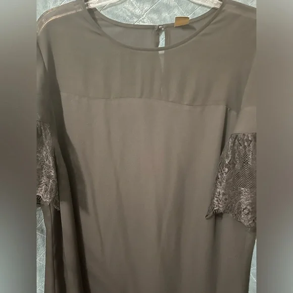 Women's Worthington 1X Lace Sleeve Sheer Blouse - Picture 3 of 8